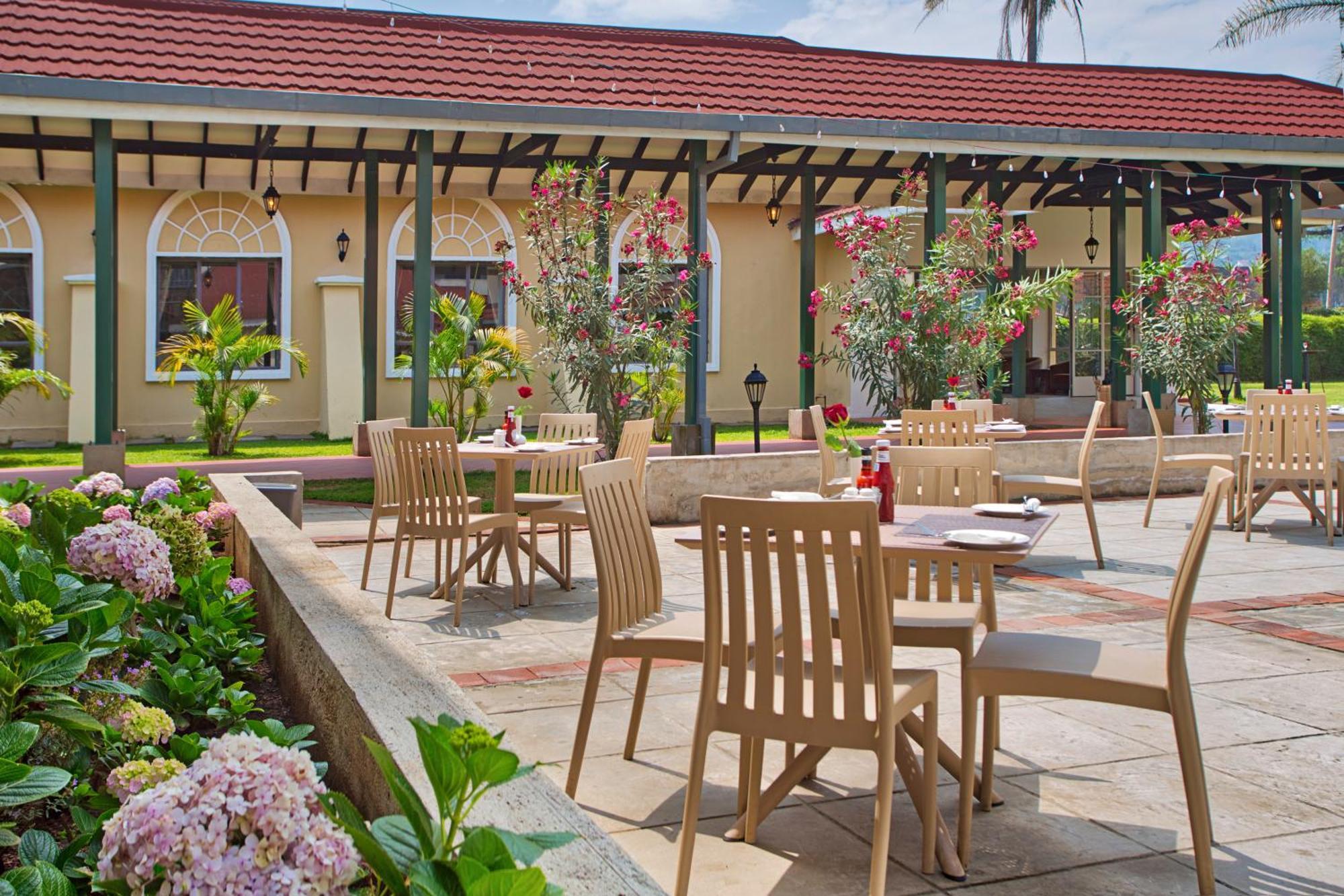 Midland Hotel Nakuru Exterior photo